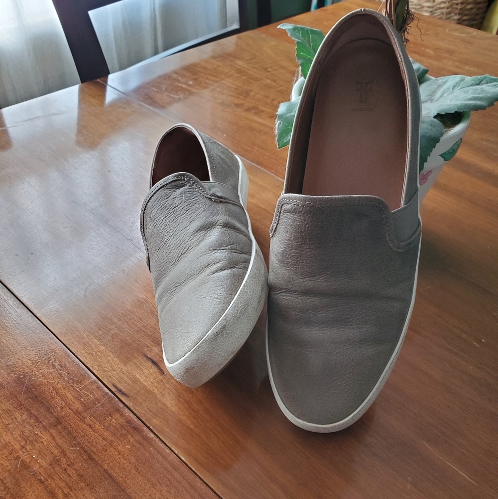 SALE Frye Leather Dylan slide on sneakers sz 10 EUC